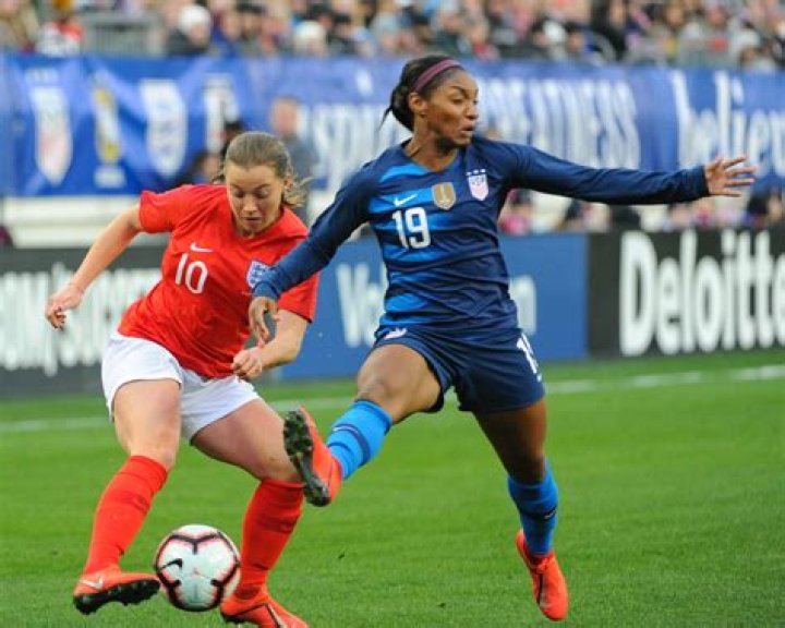 Crystal Dunn in an Instagram selfie as seen in November 2018