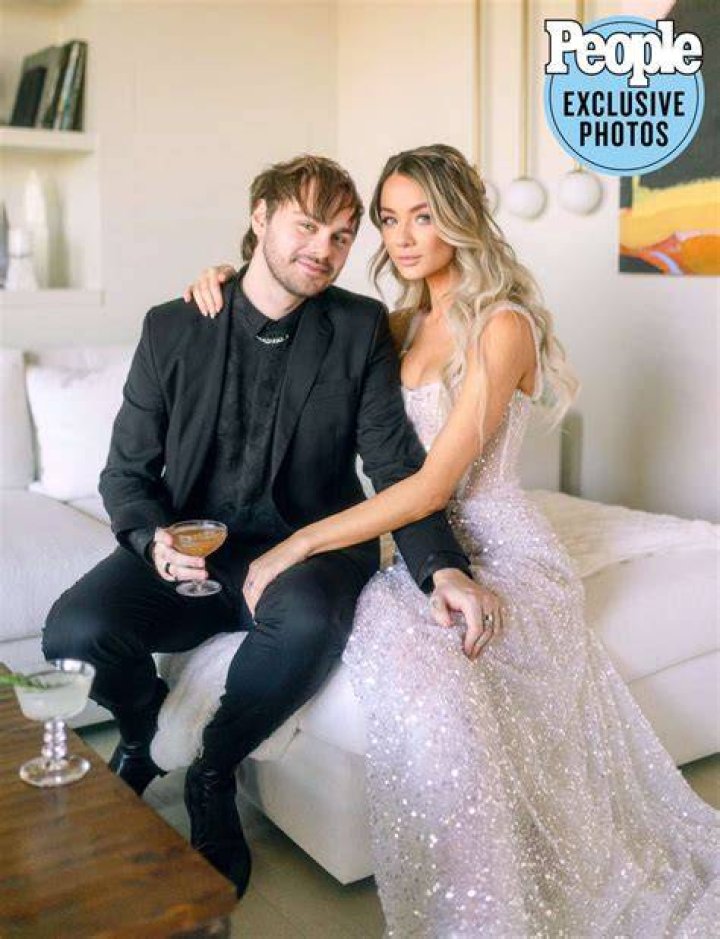 Crystal Leigh and Michael Clifford, as seen in November 2019