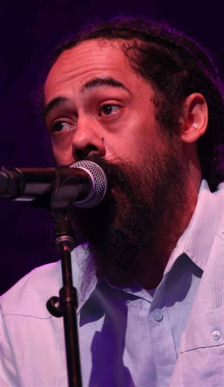 Damian Marley performing in México in 2011