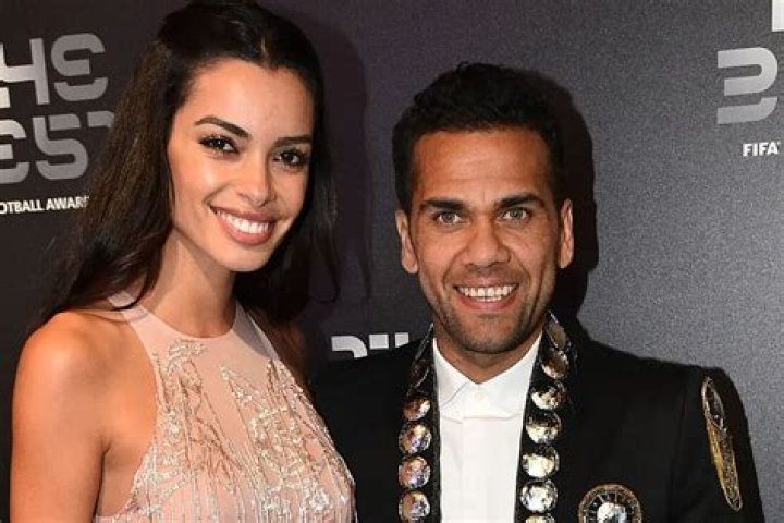 Dani Alves and Joana Sanz, as seen in January 2020