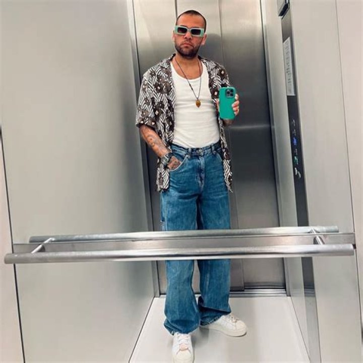 Dani Alves in an Instagram selfie from April 2020