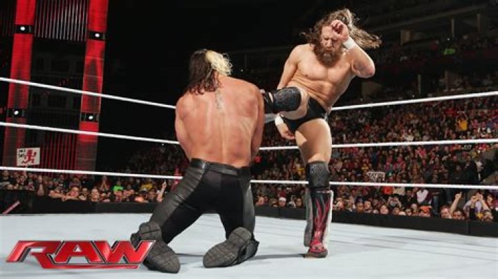 Daniel Bryan vs Seth Rollins during a Raw Match on February 2, 2015