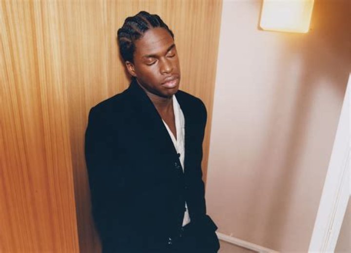 Daniel Caesar in an Instagram post as seen in February 2018