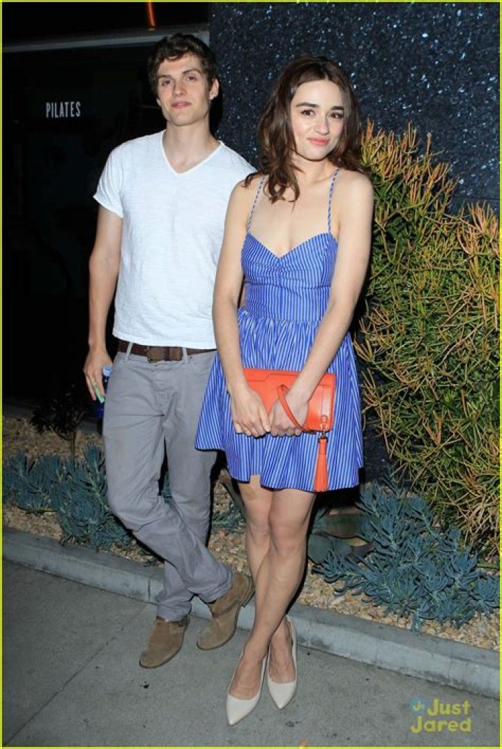 Daniel Sharman and Crystal Reed.