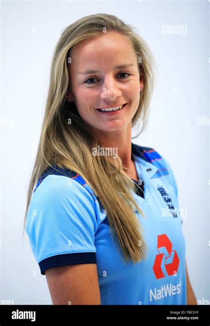 Danielle Wyatt fielding during England's match against India in the Quadrangular Twenty20 tournament