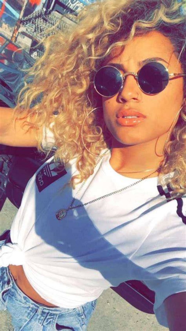 DaniLeigh in a selfie in October 2018
