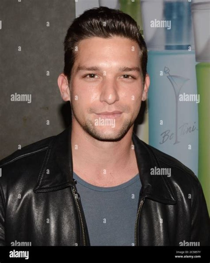 Daren Kagasoff as seen in a selfie at Temescal Canyon Trail in May 2021