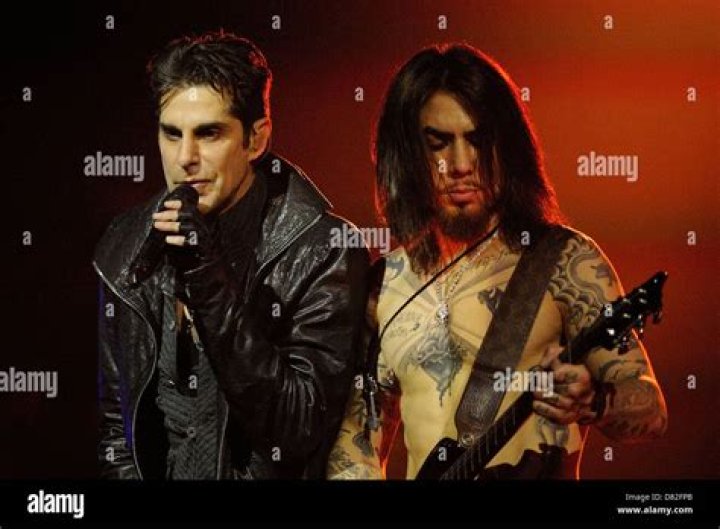 Dave Navarro performing at Jane's Addiction in Santa Barbara, California in 2009