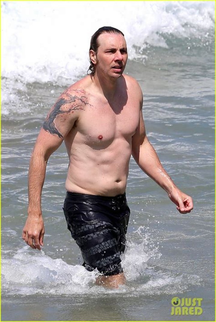 Dax Shepard shirtless body