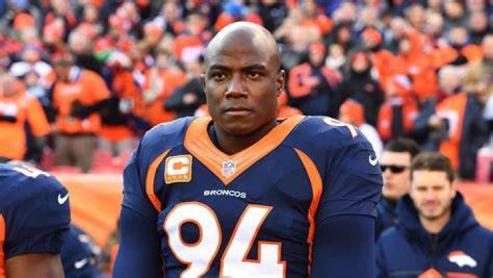 DeMarcus Ware as seen with his girlfriend, Angela Daniel, and his children in a Christmas picture in December 2018