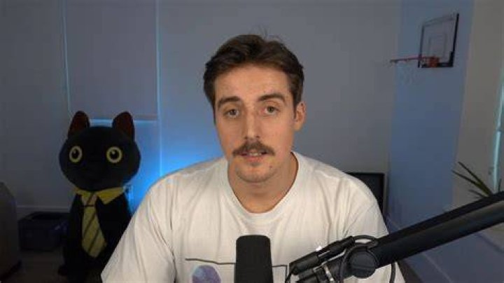 DenisDailyYT as seen in a picture taken in the past with his old setup