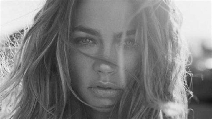 Denise Richards headshot