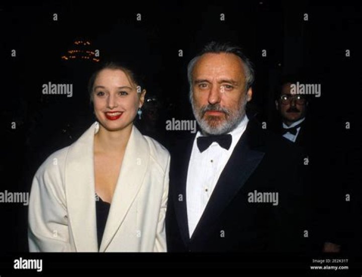Dennis Hopper and Katherine LaNasa, his 4th wife, at the 62nd Academy Awards in 1990