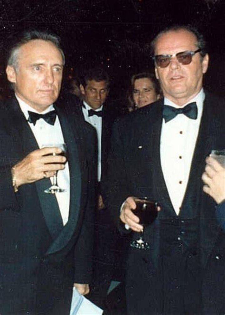 Dennis Hopper (Left) alongside his friend and 'Easy Rider' co-star Jack Nicholson at the 62nd Academy Awards