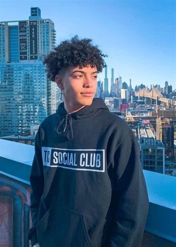 DerekTrendz in March 2020