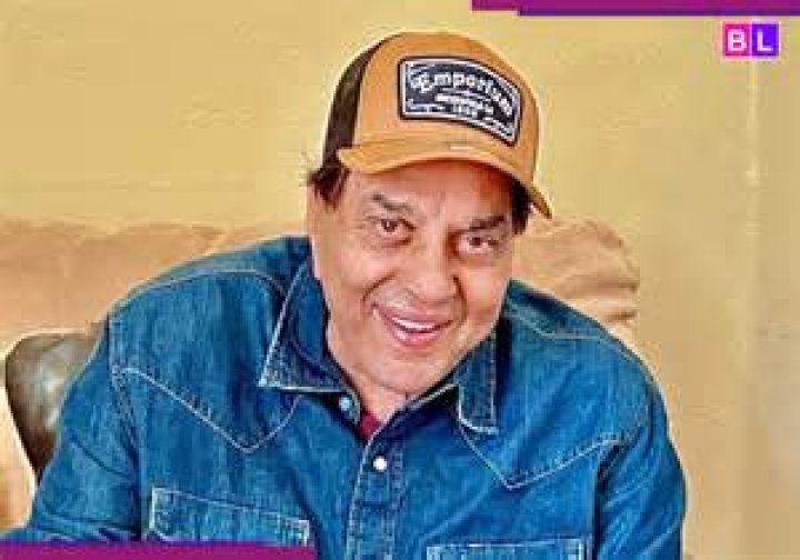 Dharmendra in an Instagram post as seen in June 2019