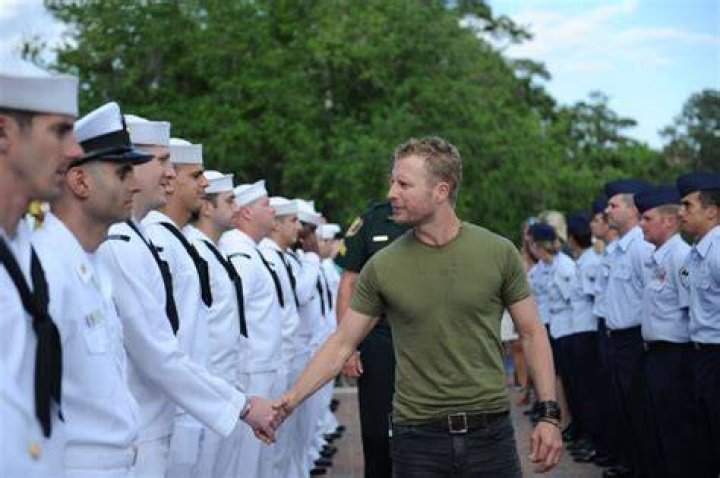 Dierks Bentley meeting the service members before his concert for the Players Championship at the Tournament Players Club Sawgrass in May 2013