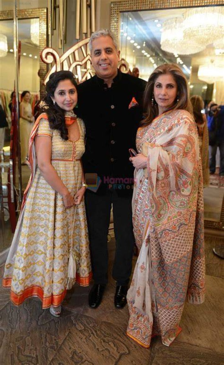 Dimple Kapadia at Sandeep Khosla's 25th year bash