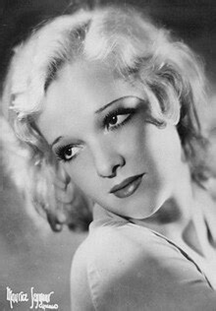Dixie Lee in 1935