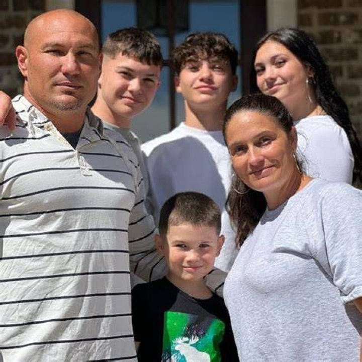 DJ Walton as seen in a shirtless selfie that was taken in October 2021