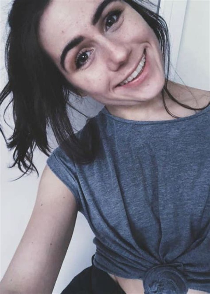 Dodie Clark in a selfie in March 2018