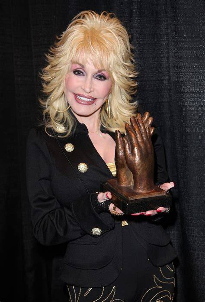 Dolly Parton accepting Liseberg Applause Award in 2010