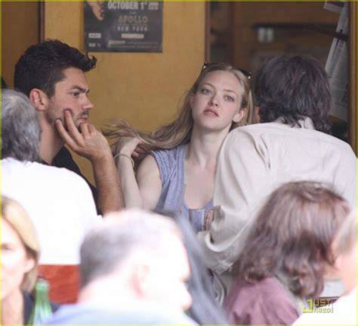 Dominic Cooper and Amanda Seyfried
