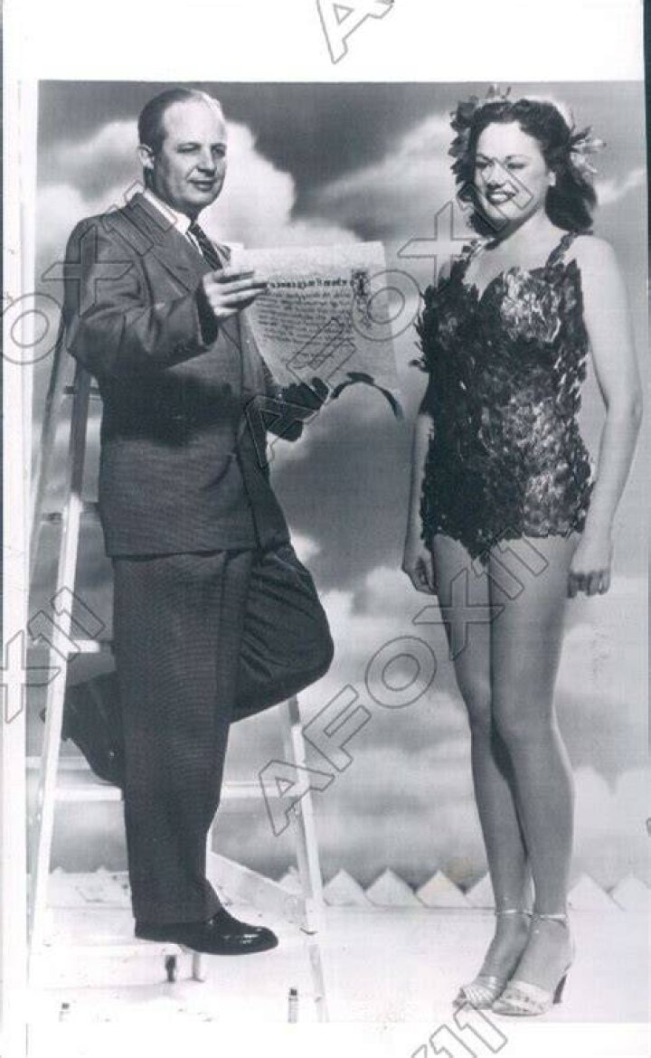 Dorothy Ford one of the tallest actresses in Hollywood