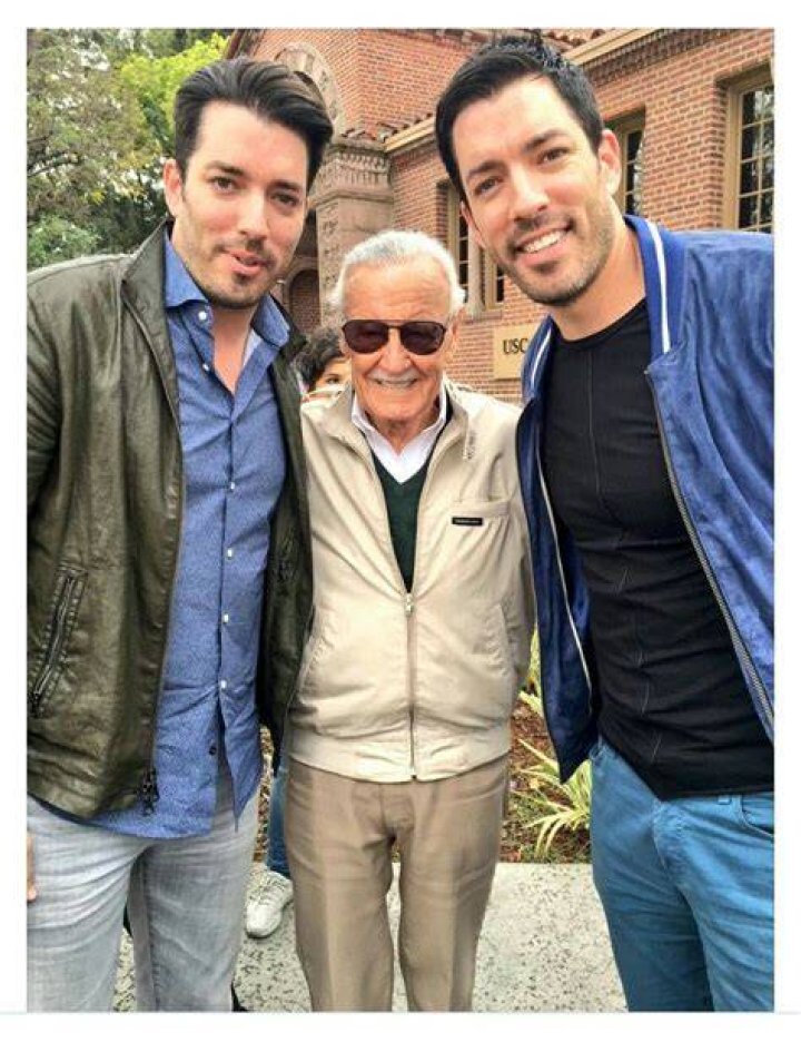 Drew Scott with Stan Lee (Center) and Jonathan Silver Scott (Left)