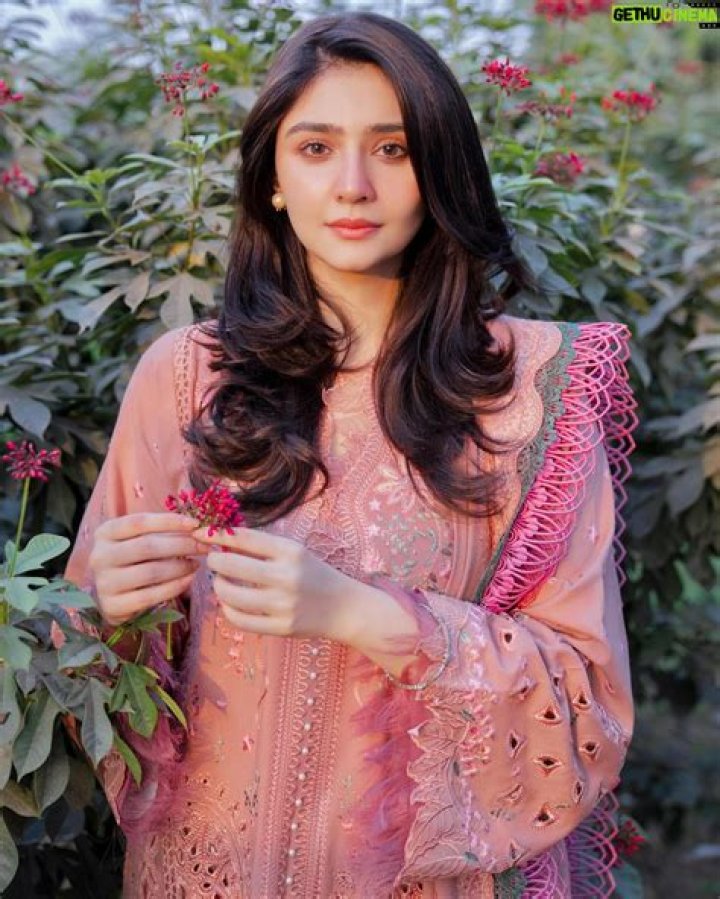 Dur-e-Fishan Saleem as seen in a selfie in April 2022