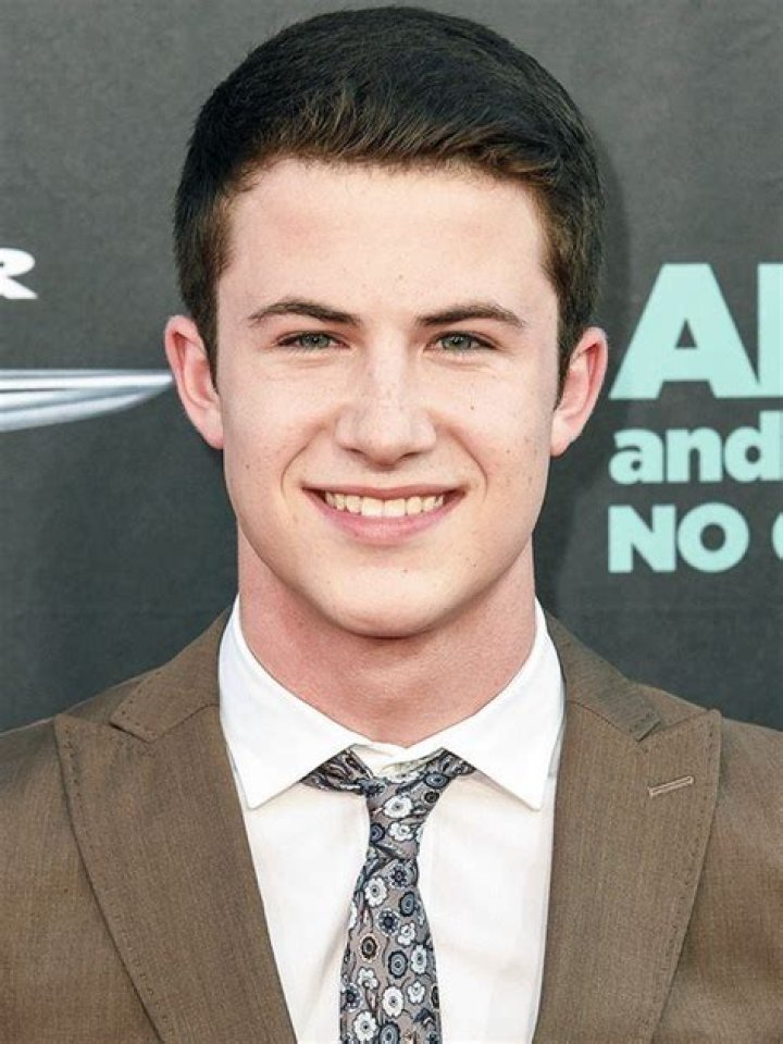 Dylan Minnette weight