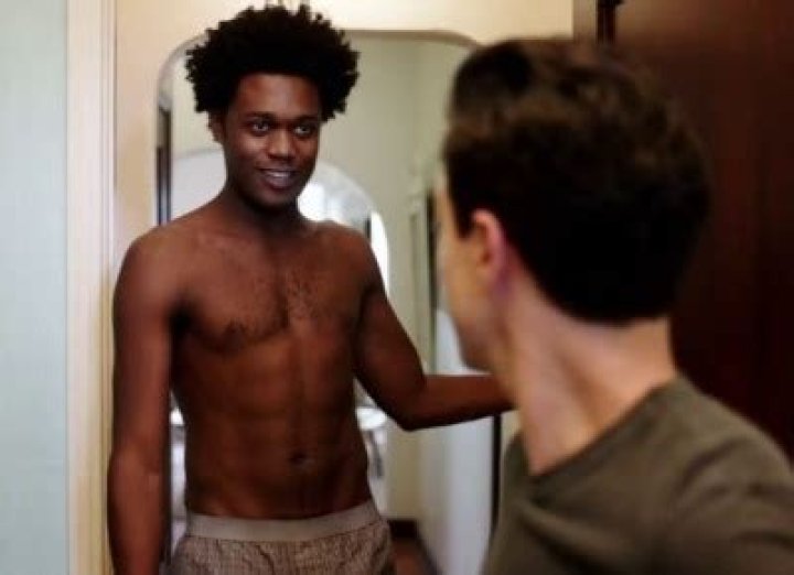 Echo Kellum in a shirtless mirror selfie in December 2016