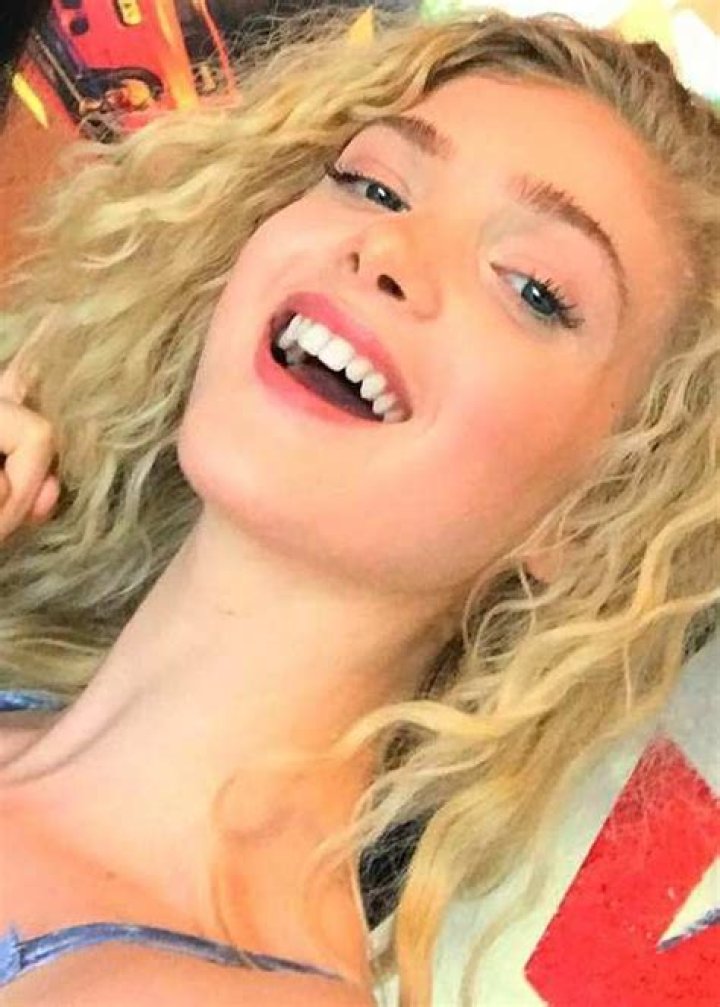 Elena Kampouris in a selfie in September 2017