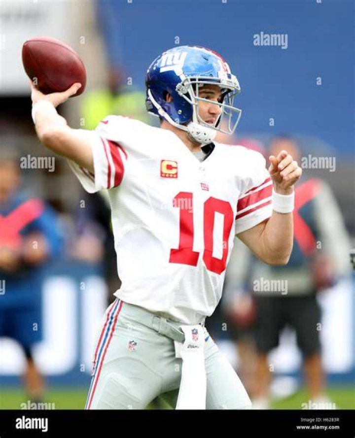 Eli Manning in a match between New York Giants and Chicago Bears in November 2016