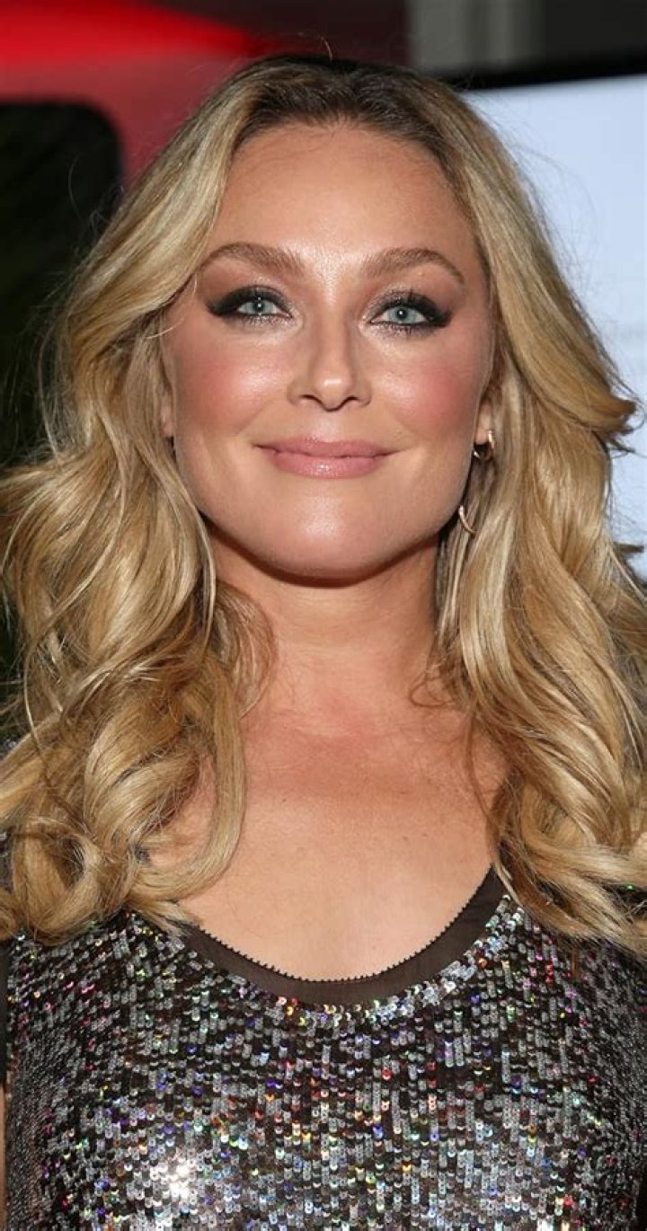 Elisabeth Röhm as seen in a close-up while enjoying Lunch with some fans at BE Blow Out on August 29, 2006