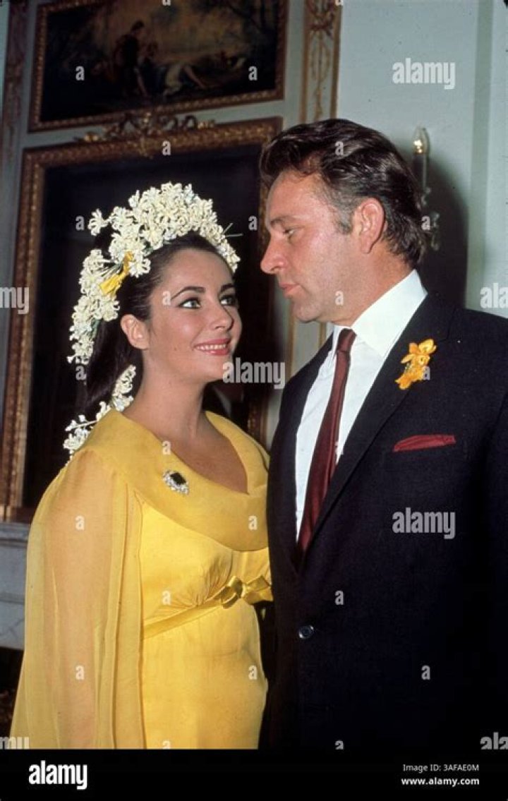 Elizabeth and Richard Burton pictured together in Mexico in December 1963