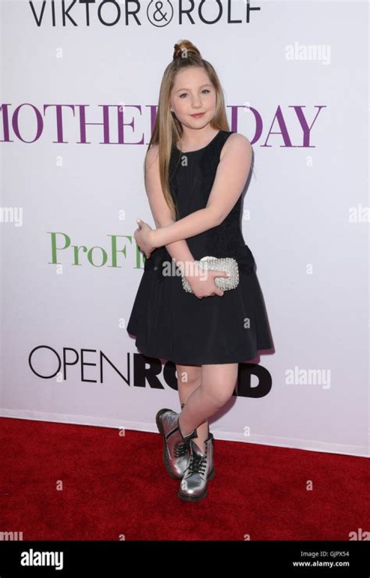 Ella Anderson at Open Roads world premiere of "Mother's Day" in April 2016