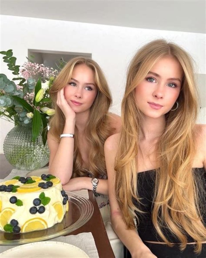 Elle Cryssanthander and Iza Cryssanthander in a selfie in February 2020