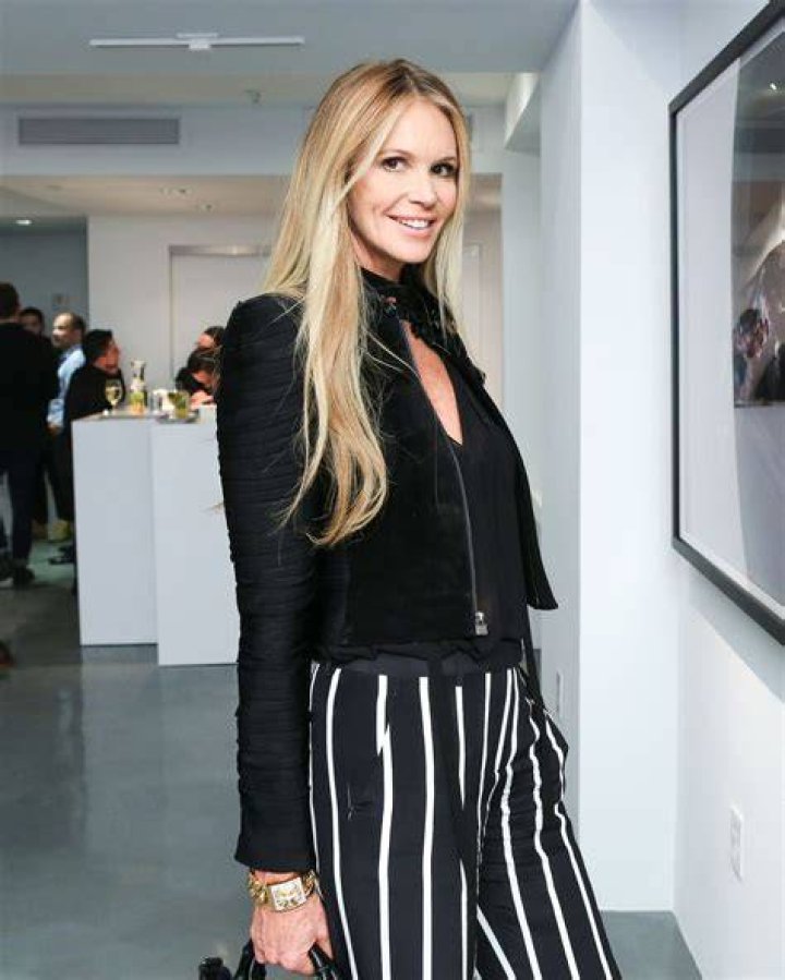 Elle Macpherson 2014