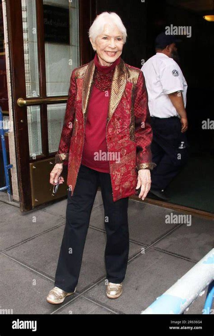 Ellen Burstyn seen at the 2009 Creative Arts Emmy Awards