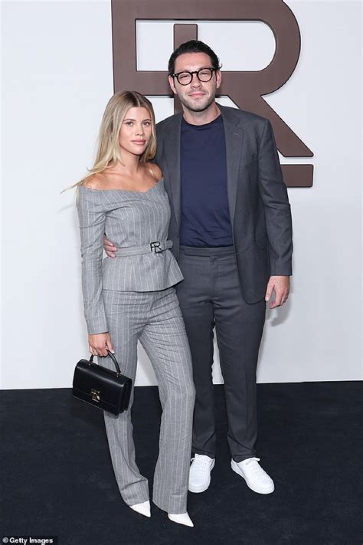 Elliot Grainge as seen in a mirror selfie with Sofia Richie in London in 2022