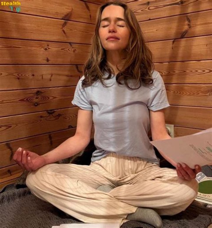 Emilia Clarke workout in the gym