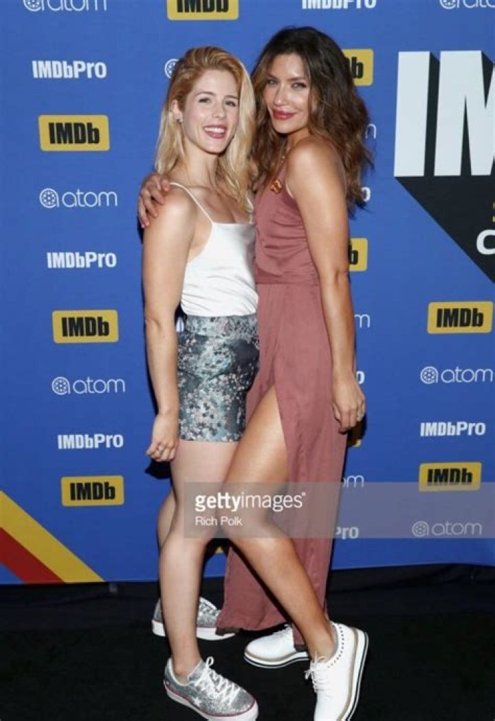 Emily Bett Rickards height