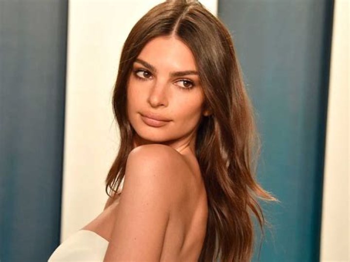Emily Ratajkowski talks about #WeAreYourFriends