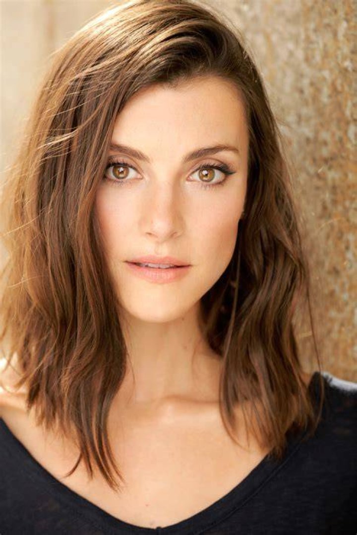 Emma Lahana as seen in April 2017