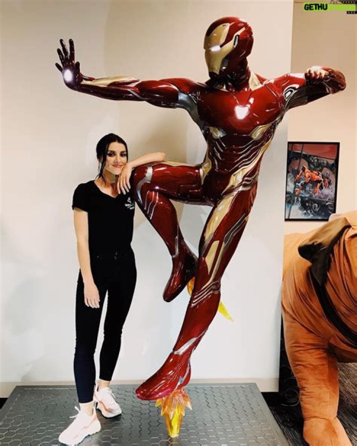 Emma Lahana in an Instagram selfie as seen in April 2018
