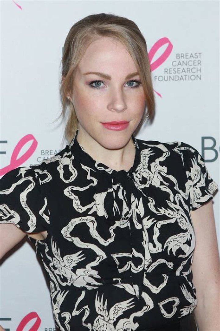 Emma Myles posing for a picture alongside Darcy Cadman in Brooklyn, New York in February 2020