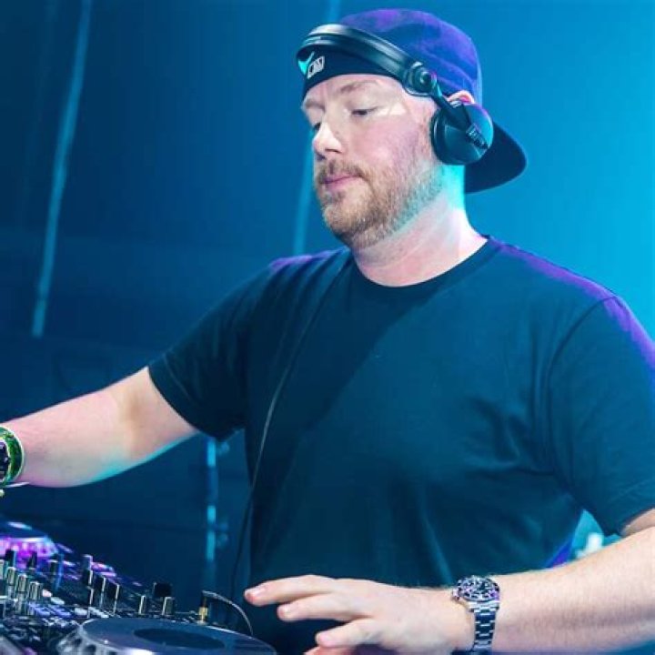 Eric Prydz in a selfie with his daughter in February 2014
