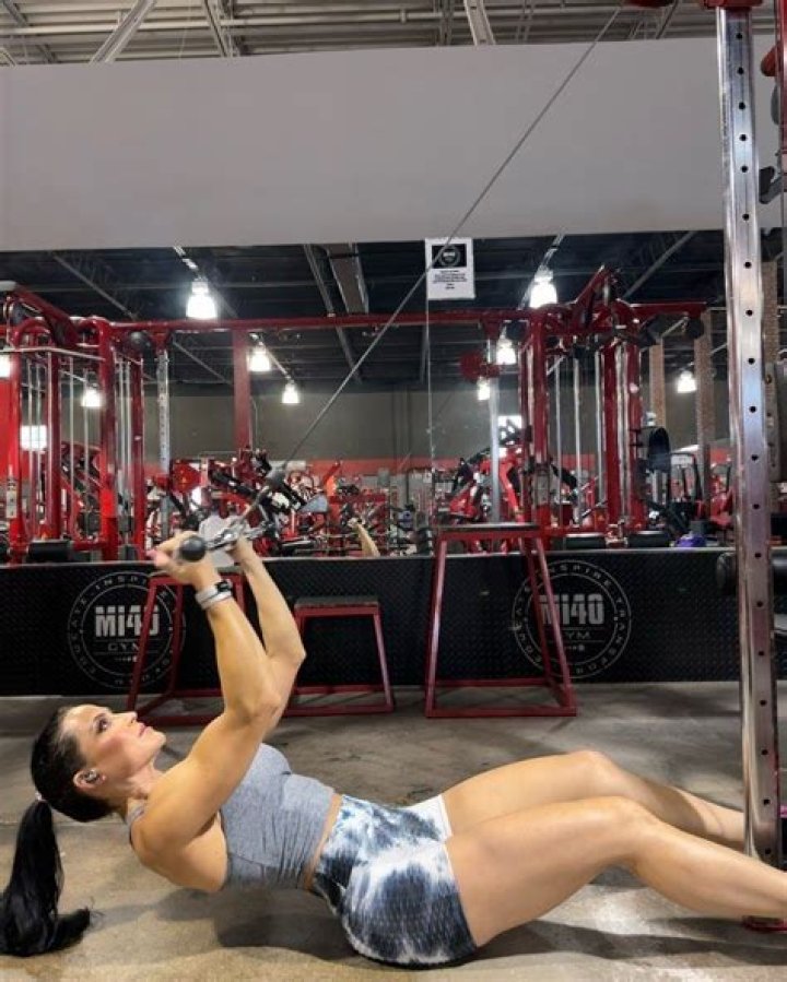 Erin Stern biceps workout