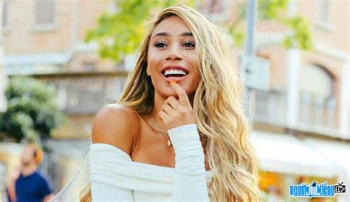 Eva Gutowski in bikini in a picture shared on social media in 2016